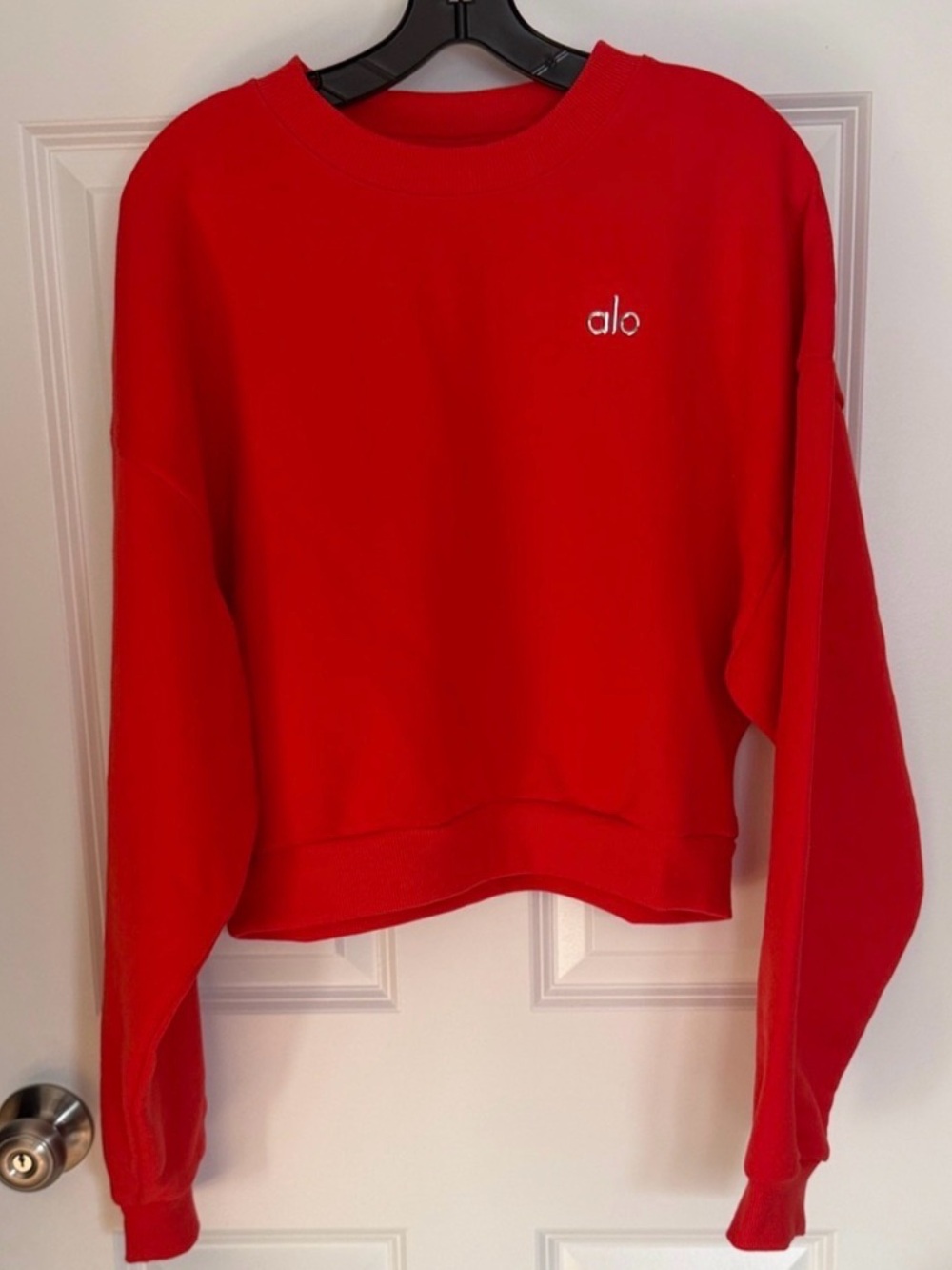 🆕ALO Bright Red Cropped Accolade Crewneck🆕 - Picture 3 of 7
